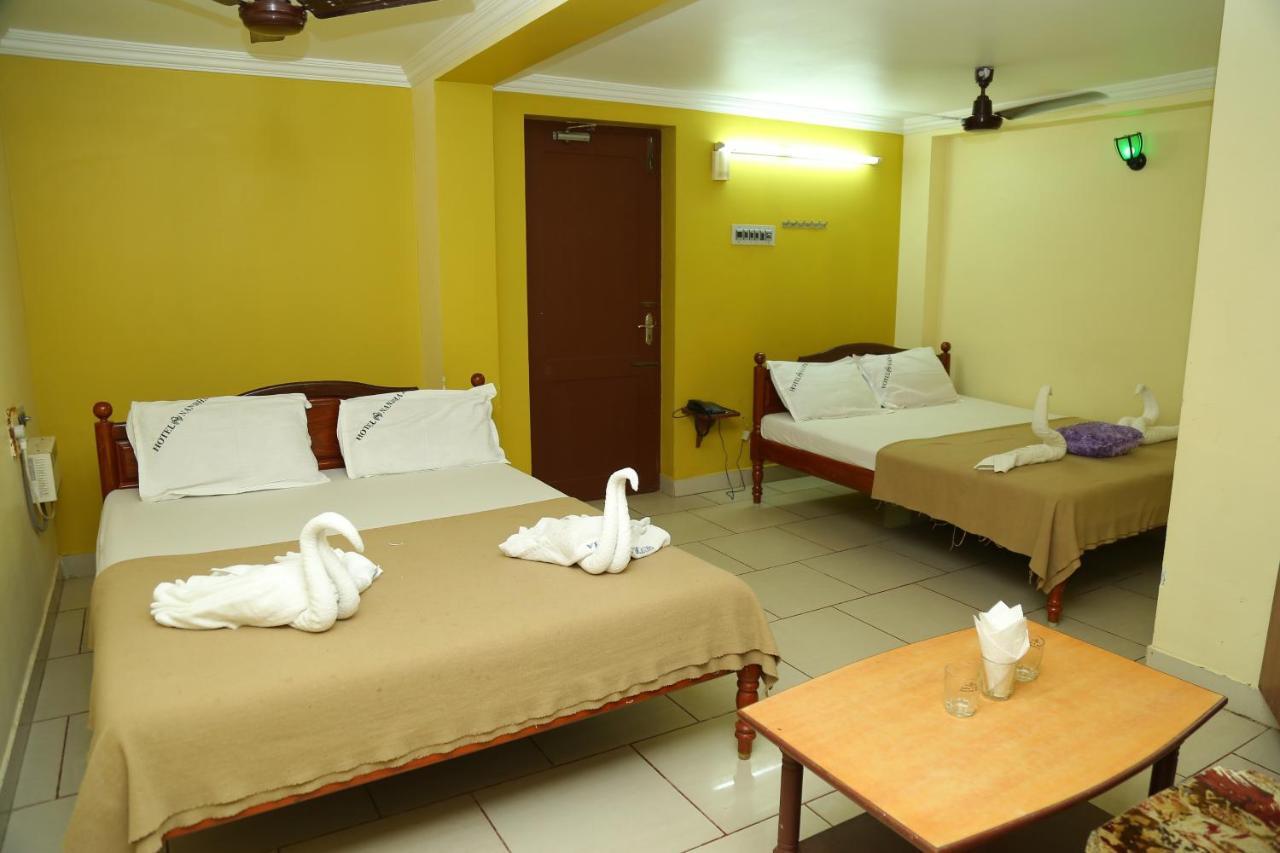 Hotel Nandha Карайкал Екстериор снимка