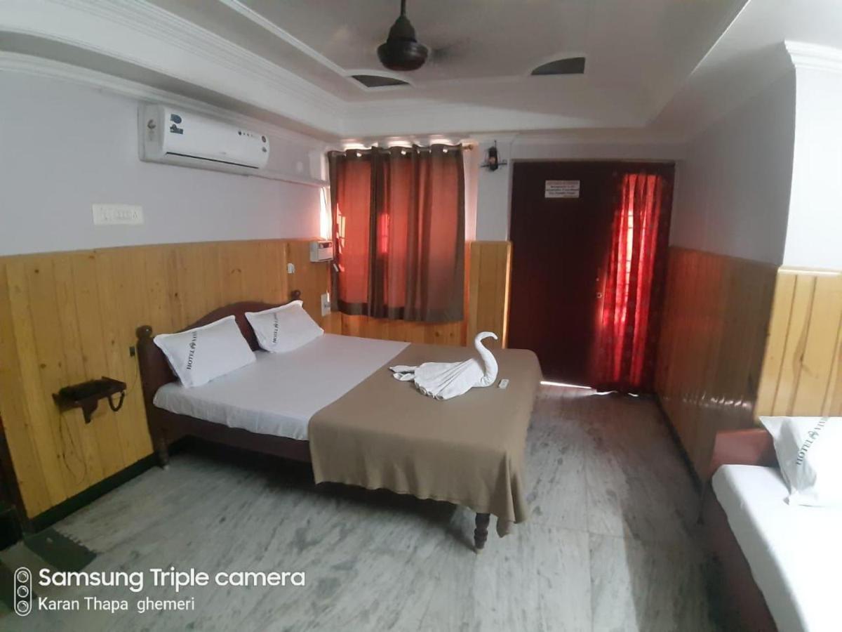 Hotel Nandha Карайкал Екстериор снимка